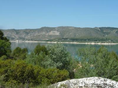 Ruta de las Caras - Buendía (Embalse de Buendía); mochilas portabebes senderismo